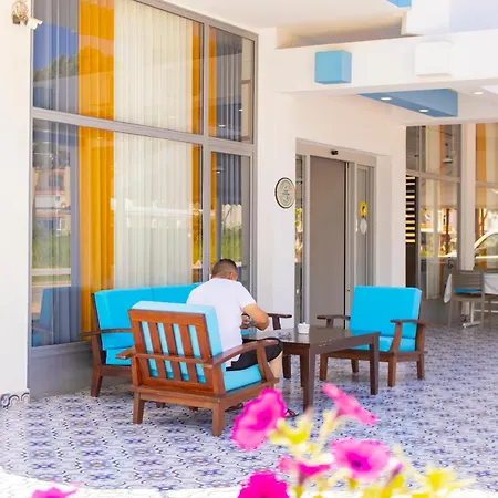 Aparthotel Evon 3*