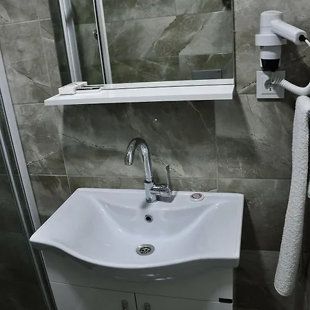 Evon Aparthotel 3*