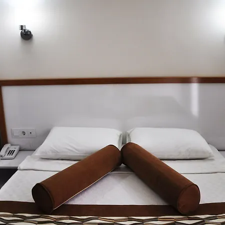 Evon Aparthotel 3*