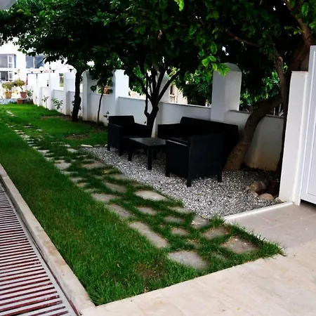 Evon Aparthotel 3*